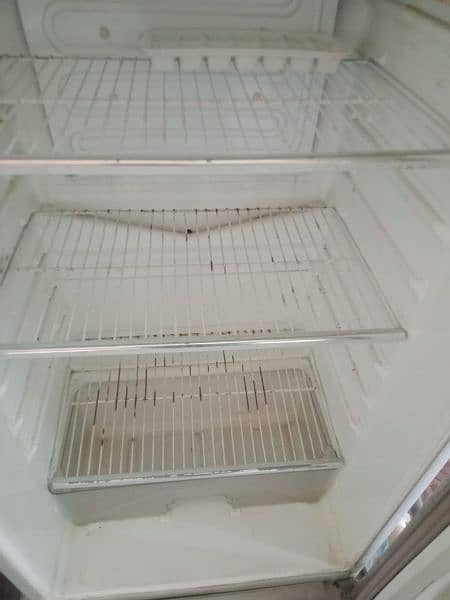 Dawlance Refrigerator in working condition 7