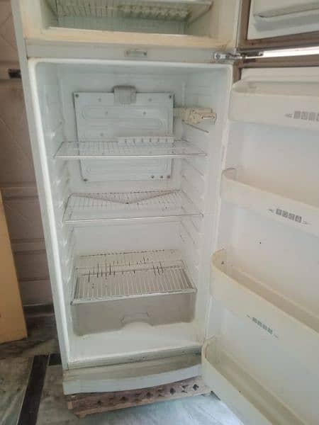 Dawlance Refrigerator in working condition 10