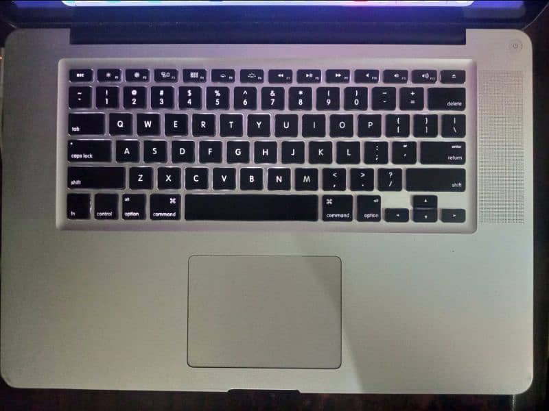 Macbook Pro i7 2011 15 Inch Display available for sale in sialkot 2