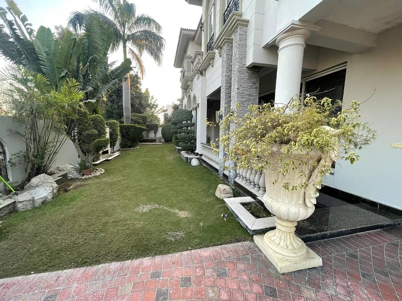 Cantt Properties Offer 1 Kanal House For Rent In DHA Phase 5 6