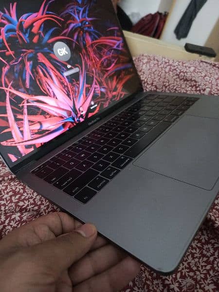 Macbook pro 2017 13 inch 2