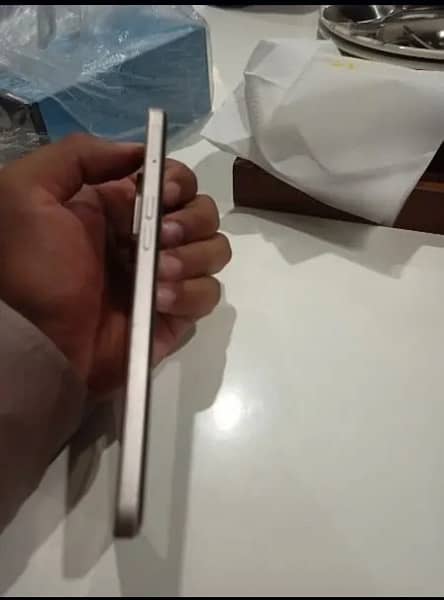 oppo f21 pro with box and charger 2
