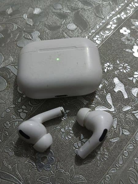 iphone airpods pro 2 2