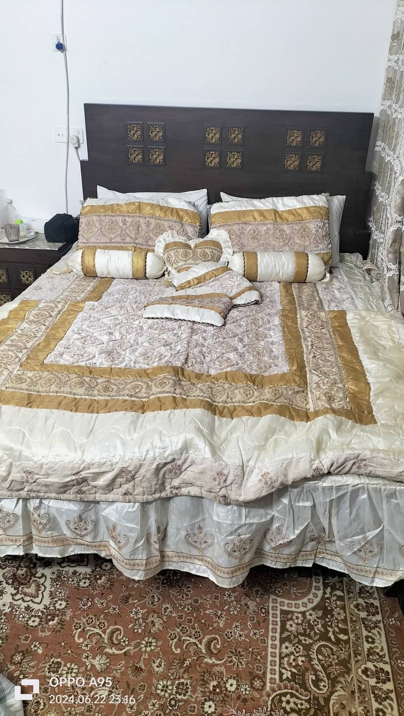 9 piece fancy Bed sheet is available for sale 3