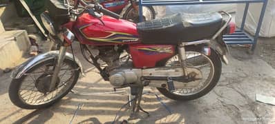 Honda 125/honda bike/125 Red Colour