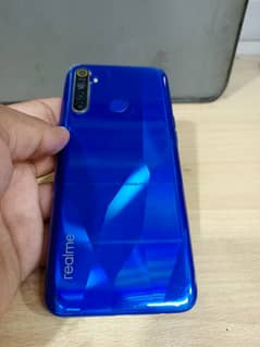 Realme 5 . . . 4_128 0