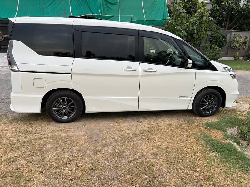 Nissan Serena 13