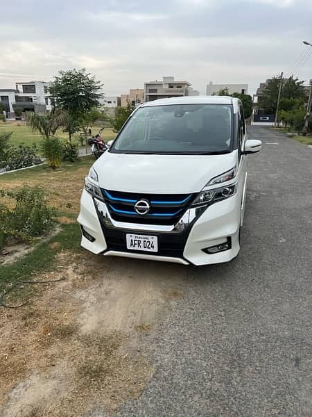 Nissan Serena 15