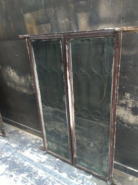 iron window in heavy material 0