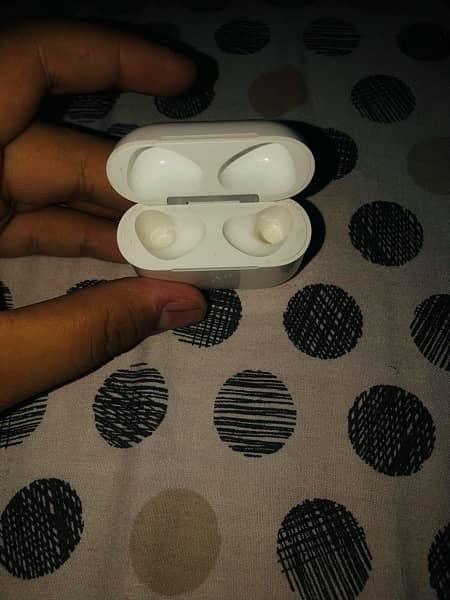 Apple airpods pro 3 6