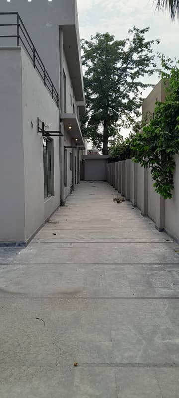 2 kanal Corner Owner Build Reasonable price house for sale. 2