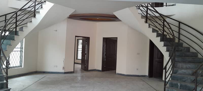 2 kanal Corner Owner Build Reasonable price house for sale. 10