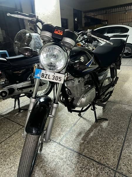 Suzuki gs150 2022 almost new 3