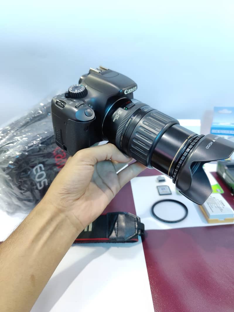 DSLR CAMERA Canon / Nikon with high blur lens result. 03,03,28,74,47,9 12