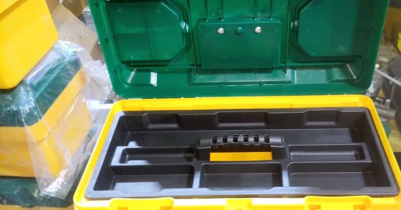 Solid High Quality Tool box with tray 2 Components 16