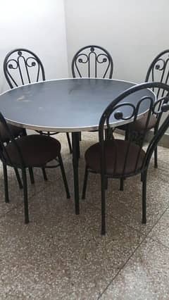 6 Seater Dining Table in good condition 0