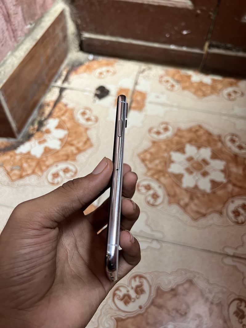 Iphone x 64gb pta approved 1