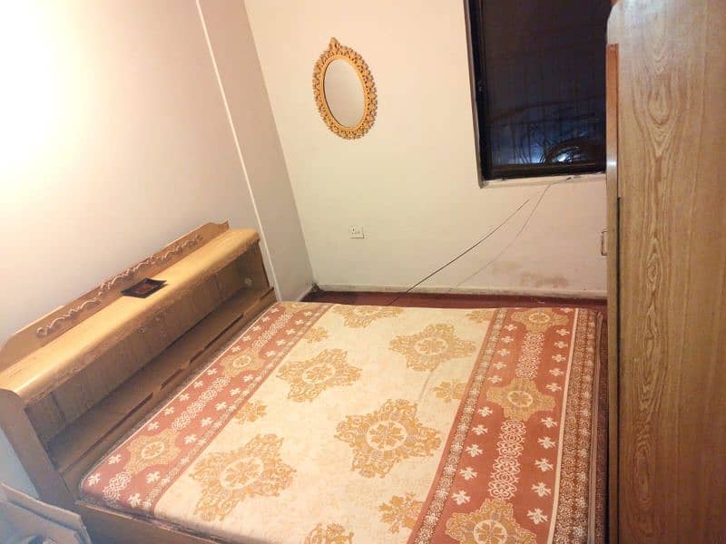 Bed & wardrobe with mattress 2