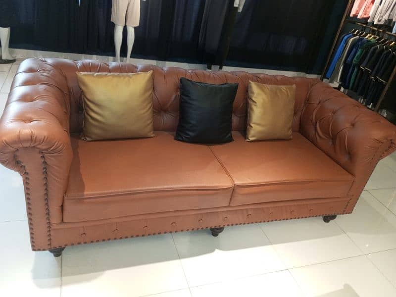 High Quality Synthetic Leather Sofa Set in lush condition 0