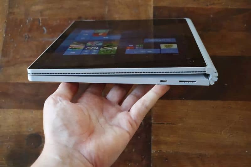 Microsoft Surface Book (4k Touch Detachable) 2