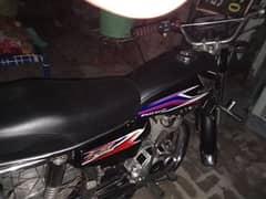 Honda 125 for sale engine OK 100 present OK koi kam ni hony walaa