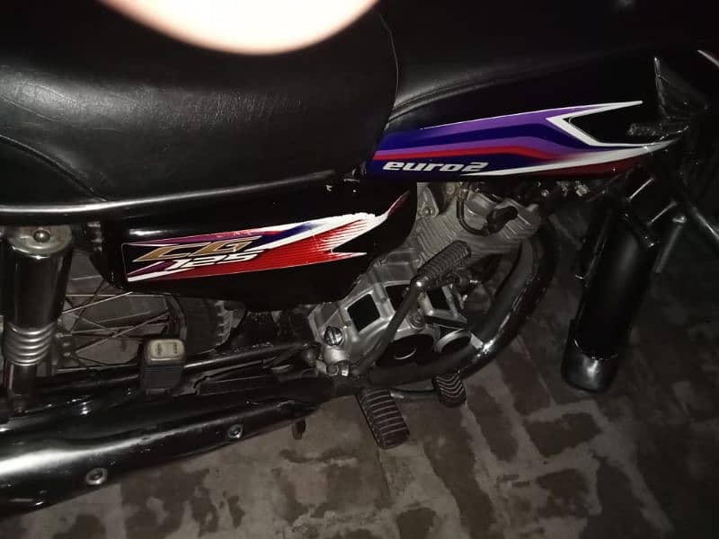 Honda 125 for sale engine OK 100 present OK koi kam ni hony walaa 3