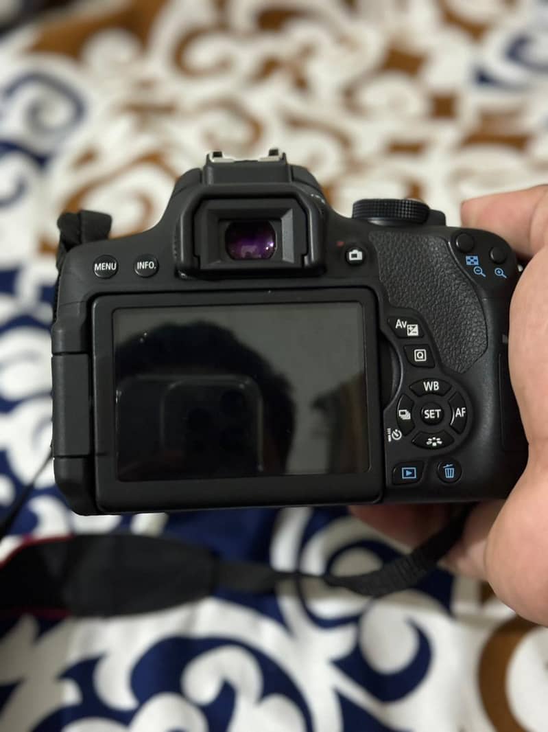 DSLR Canon 750d in best condition 1