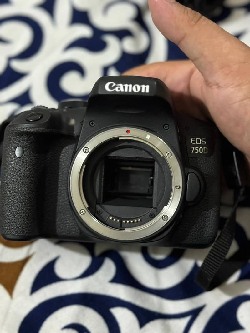 DSLR Canon 750d in best condition 3