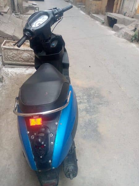scooty for sale urgent 3