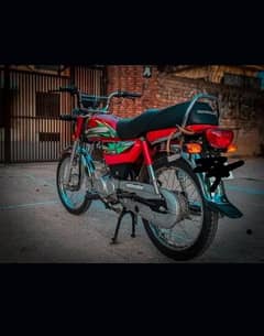 Honda 70 neat and clean bike Bilkul saad bike hai 1 hath main Rha hai