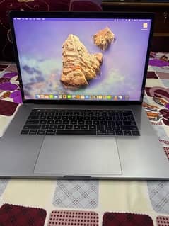 MacBook pro - 15 inch - touch bar - 2017