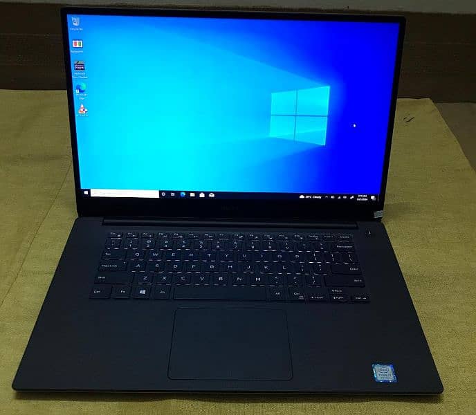 Dell precision 5540 i7 9th 32GB 1TB ssd 4k screen 5