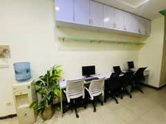 Co working Space Seats available in Reasonable Rate in Gulberg