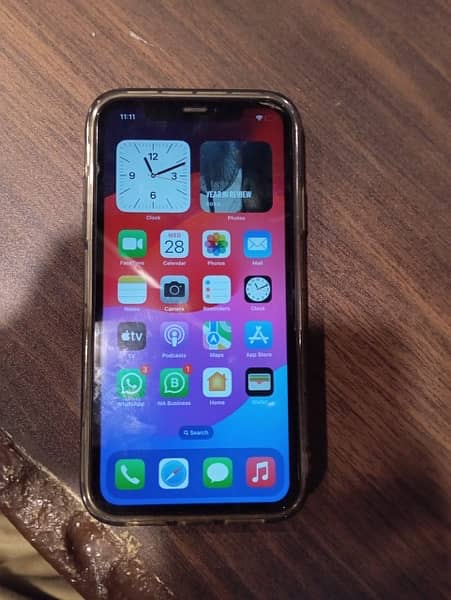 iphone 11 10/10 condition 64 gb jv battery healt 80% 2