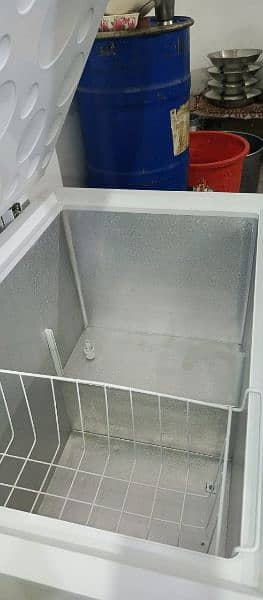 Haier Deep freezer in good condition. . 1