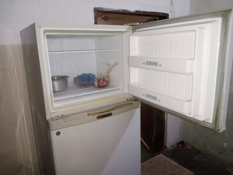 Dawlance Fridge Refrigerator 3