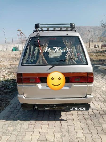 Toyota Lite Ace 1990 Modal 3