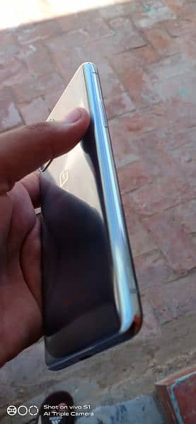 OnePlus 8. T  12Gb Ram 256Gb mamory 5