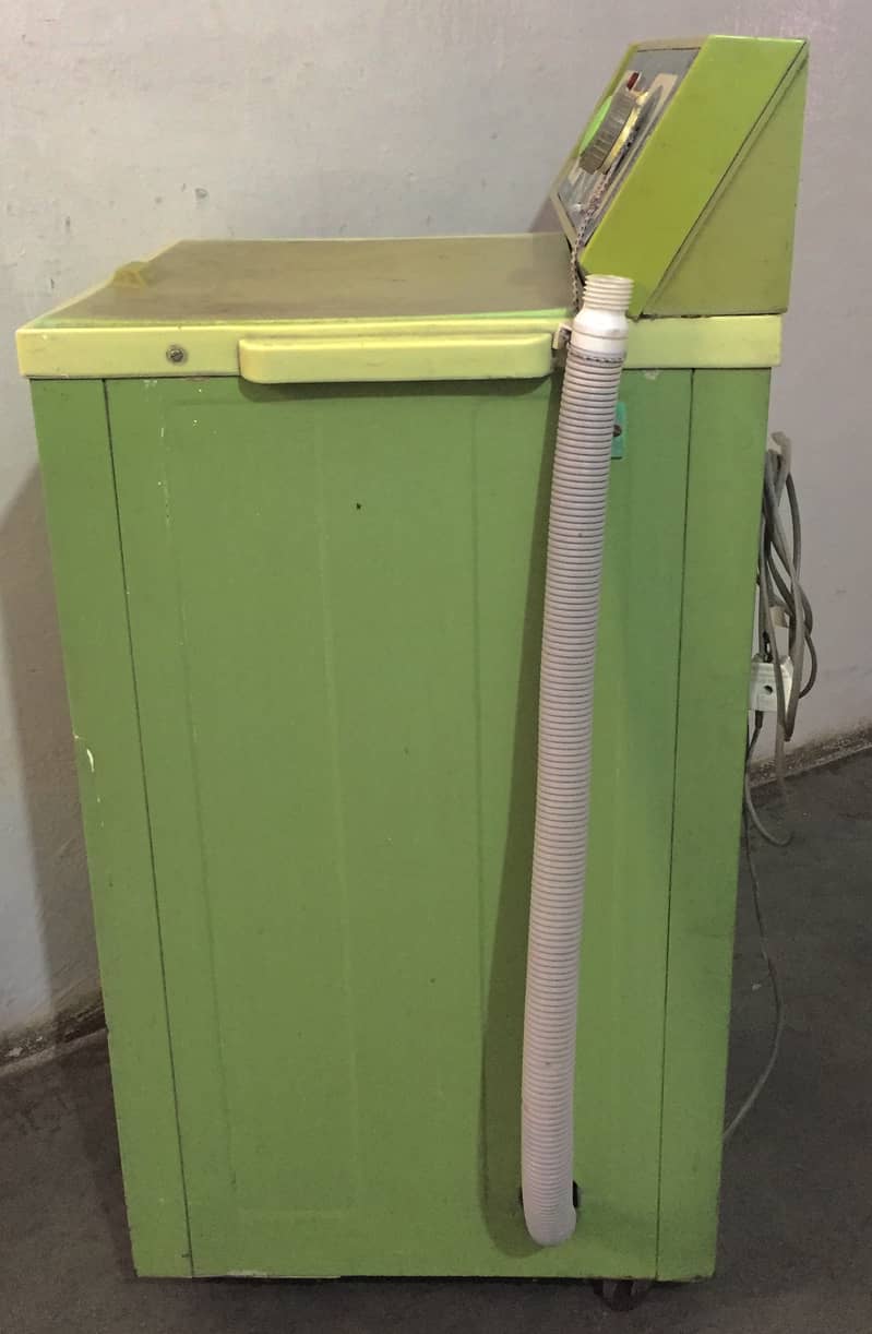 Lady Washing Machine in Excellent working condition 2
