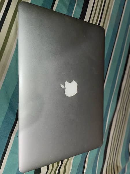 MacBook Air A1466 For Sale In Great Condition. 2