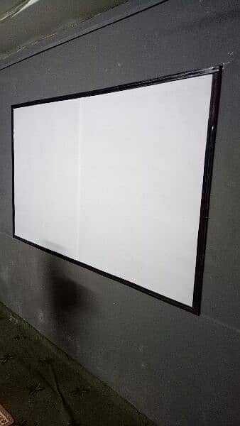 Japanese Benq Projector with Projector screen 3