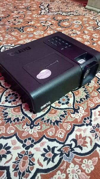 Japanese Benq Projector with Projector screen 9