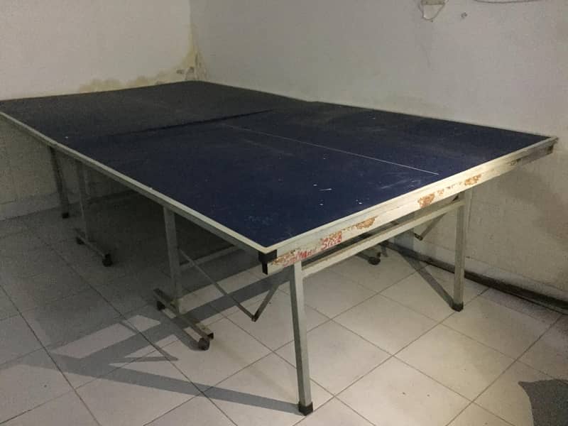 Tennis Table & Net. Foldeable With 8 Wheels. Average Condition. 5