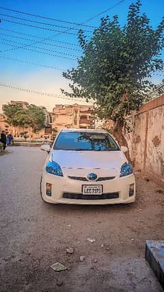 Prius Pearl White 2011 Model. 0