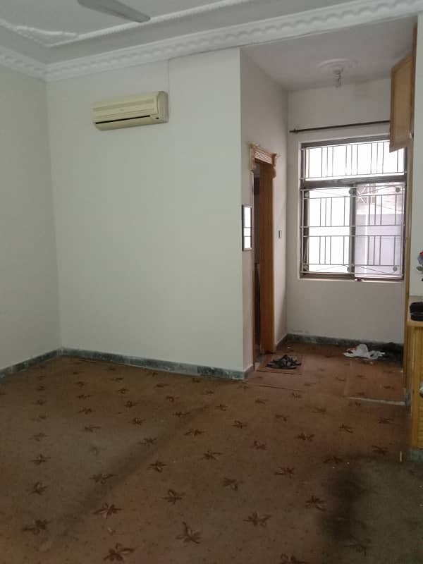 10 Marla 2 bahd ground Floor portion available for rent 3