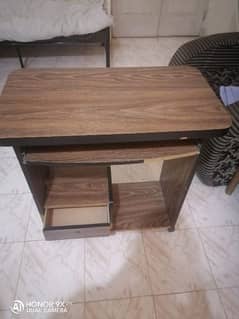 good condition computer table