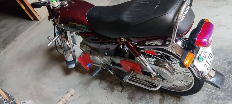 Honda CD 70 for sale . 1'45000 demand . 23 Modal hai. saf suthraa 7