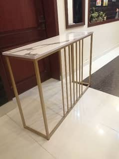 CONSOLE TABLE