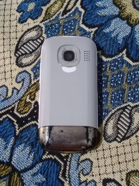 Nokia C2 Flip 1