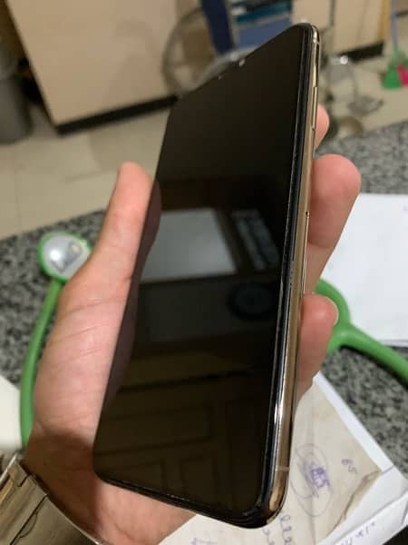 iphone xs max gold 256 gb pta approved physical deul sim 3